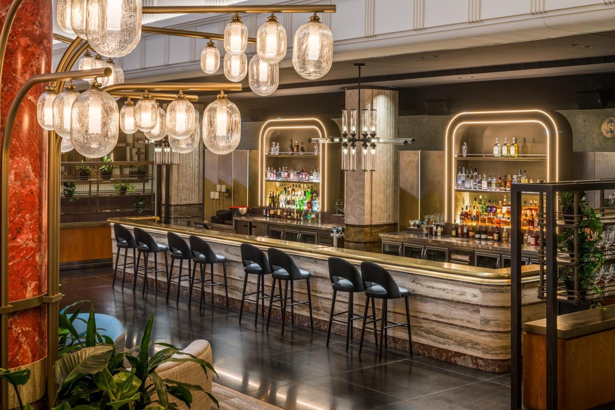 Kimpton Margot Sydney By Ihg Hotel Kültér fotó The bar at the London Edition