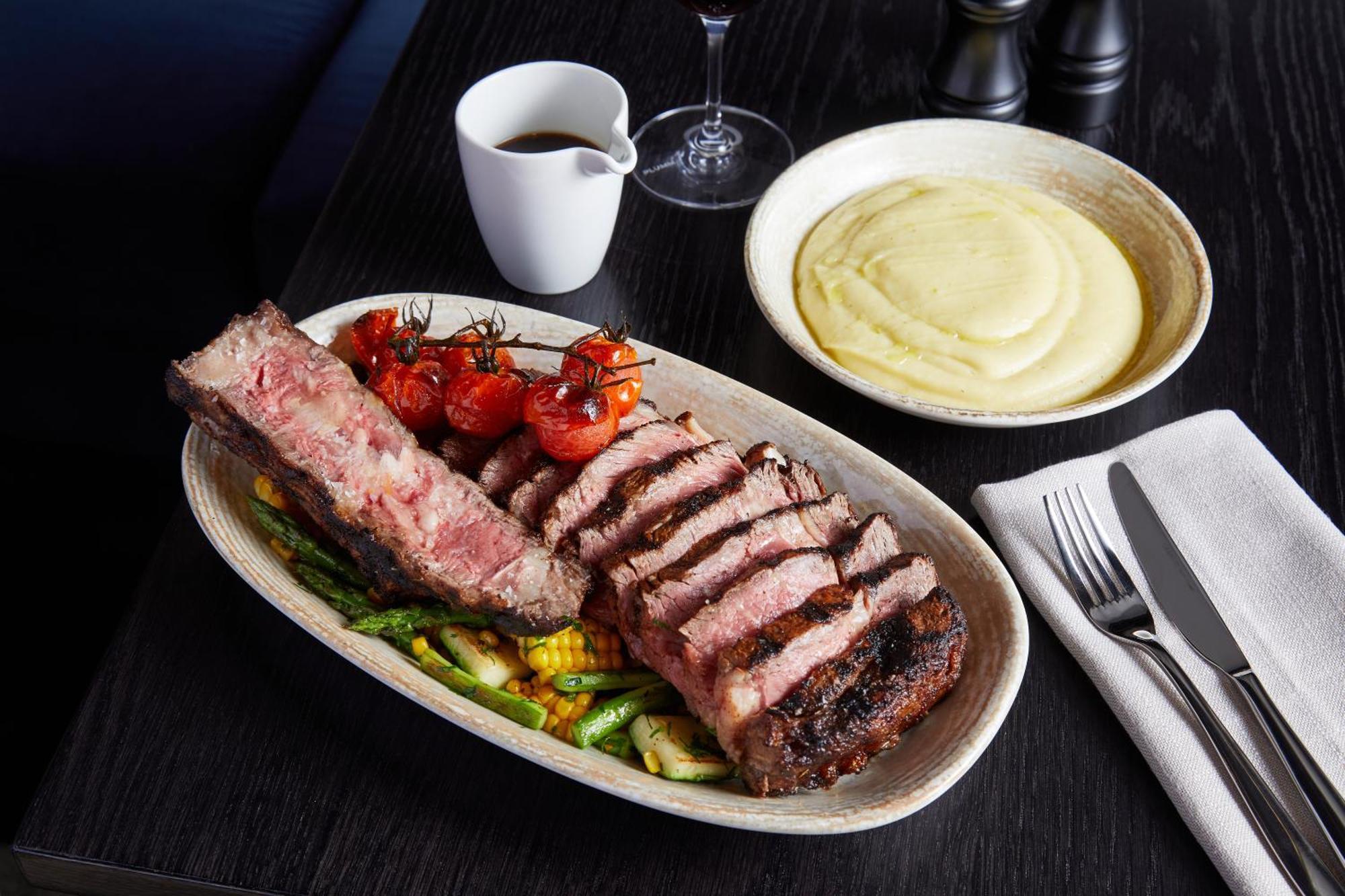 Kimpton Margot Sydney By Ihg Hotel Kültér fotó A steak and mashed potato meal