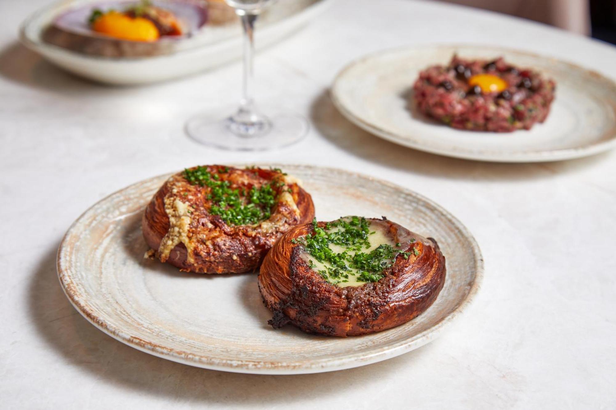 Kimpton Margot Sydney By Ihg Hotel Kültér fotó A baked potato with sour cream and chives