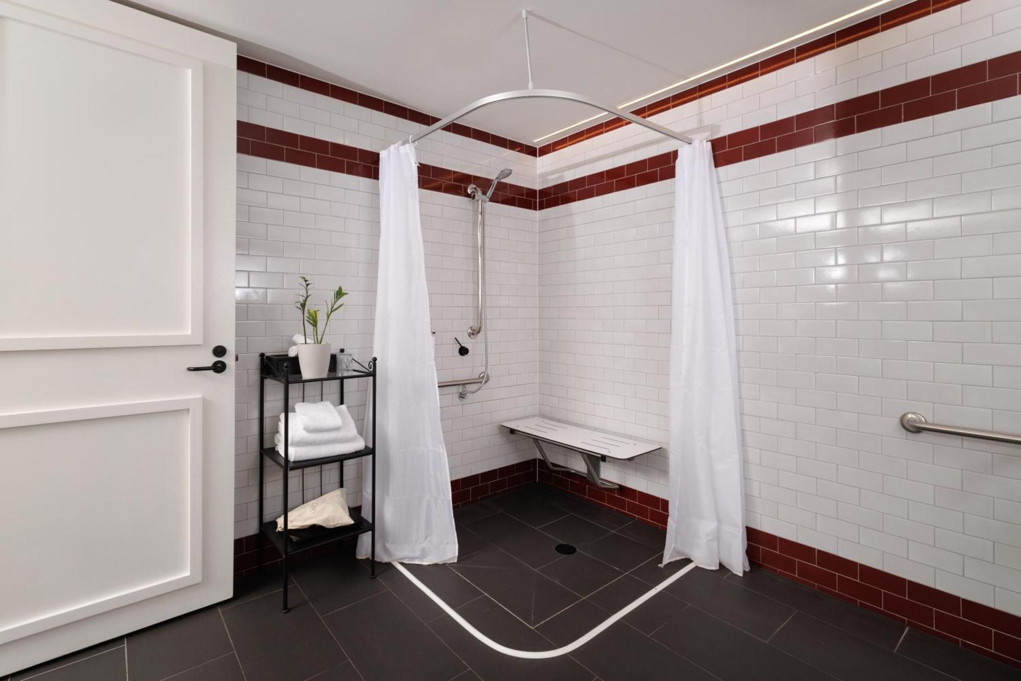 Kimpton Margot Sydney By Ihg Hotel Kültér fotó A shower curtain